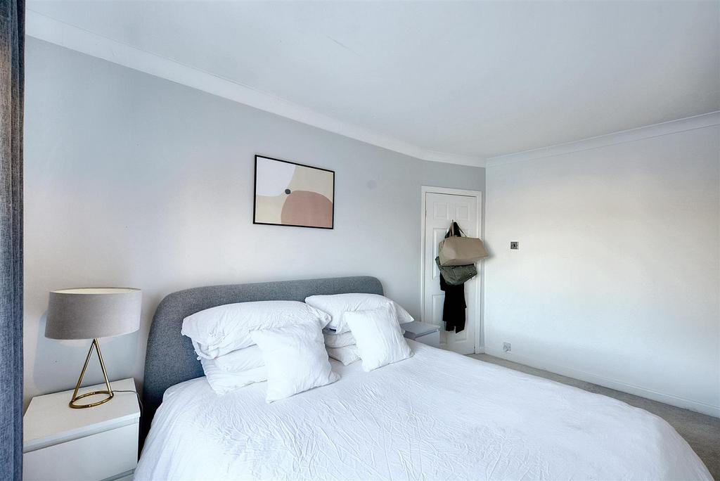 Bedroom 1 2.jpg