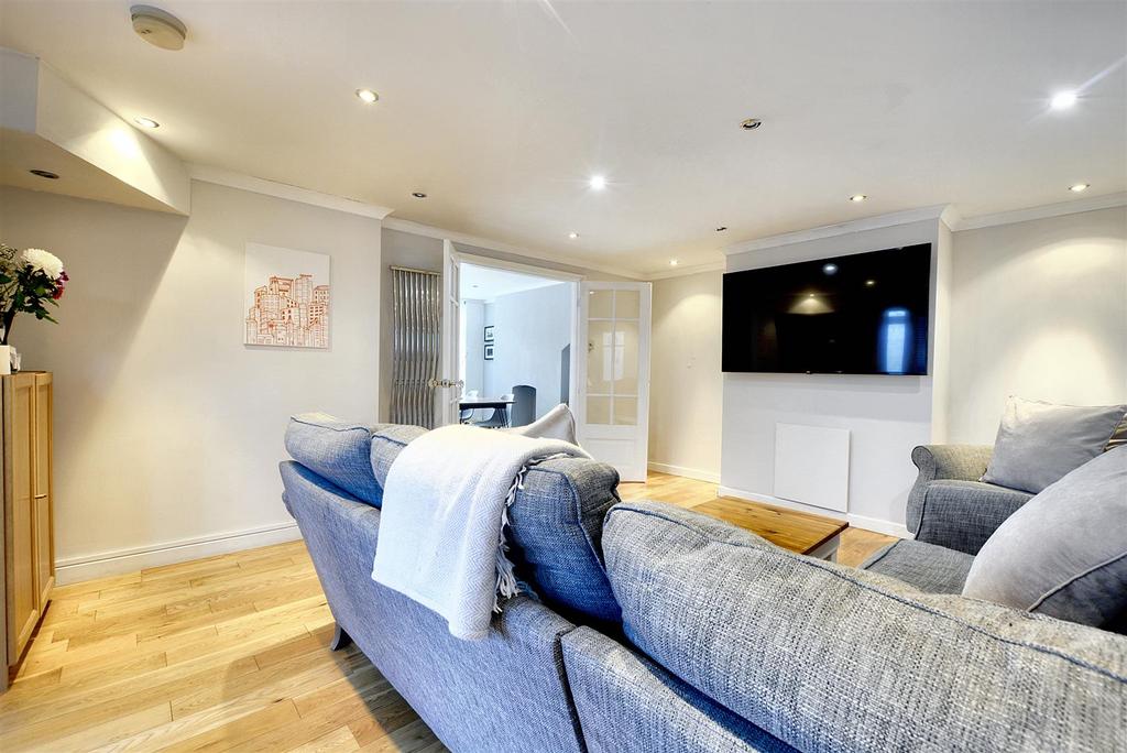 Living Room 2.jpg