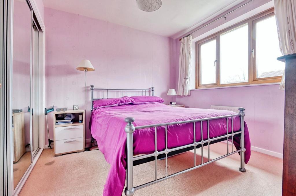 Bed2.jpg