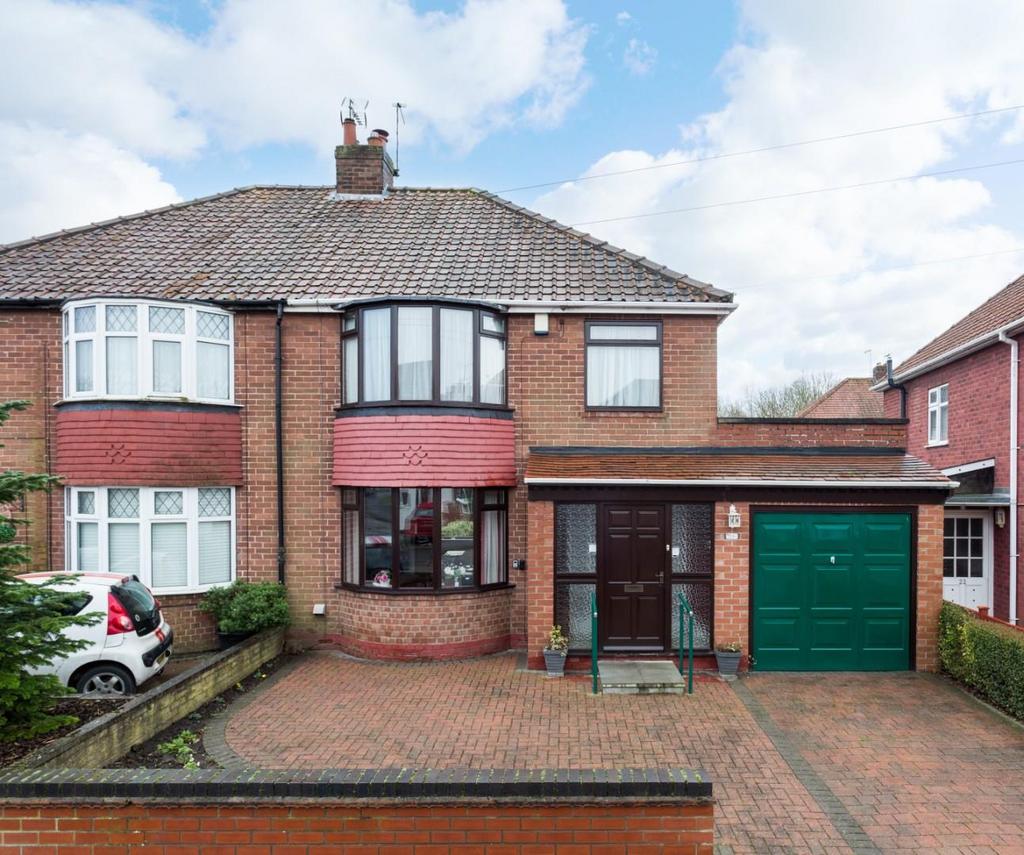 Rawcliffe Croft, York 3 bed semidetached house for sale £300,000