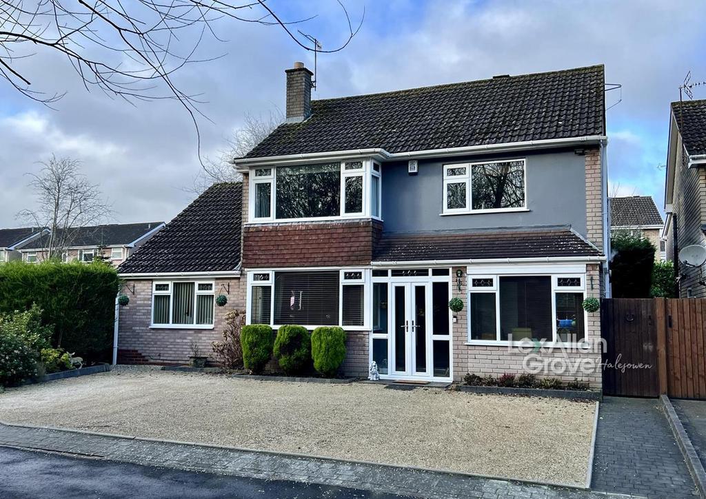 Overbury Close, Halesowen 4 bed detached house for sale £520,000