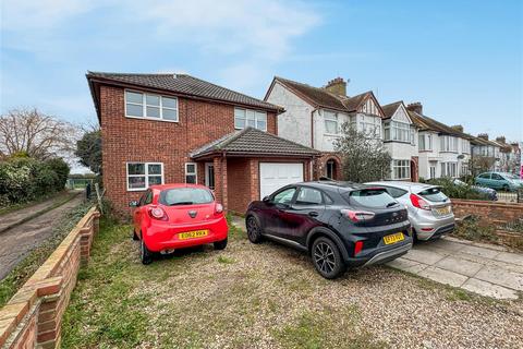 4 bedroom detached house for sale, London Road, Clacton-On-Sea CO15