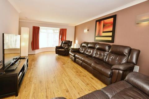 10 Berkeley Close, Folkestone, CT19 5NA