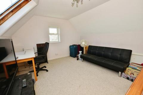 10 Berkeley Close, Folkestone, CT19 5NA