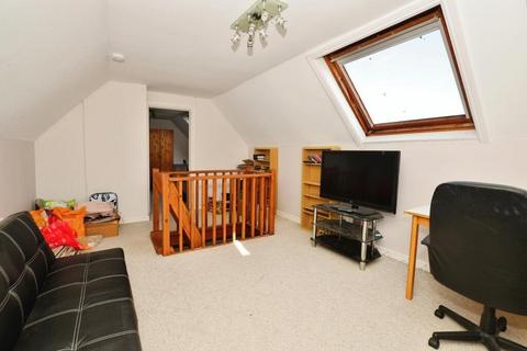 10 Berkeley Close, Folkestone, CT19 5NA