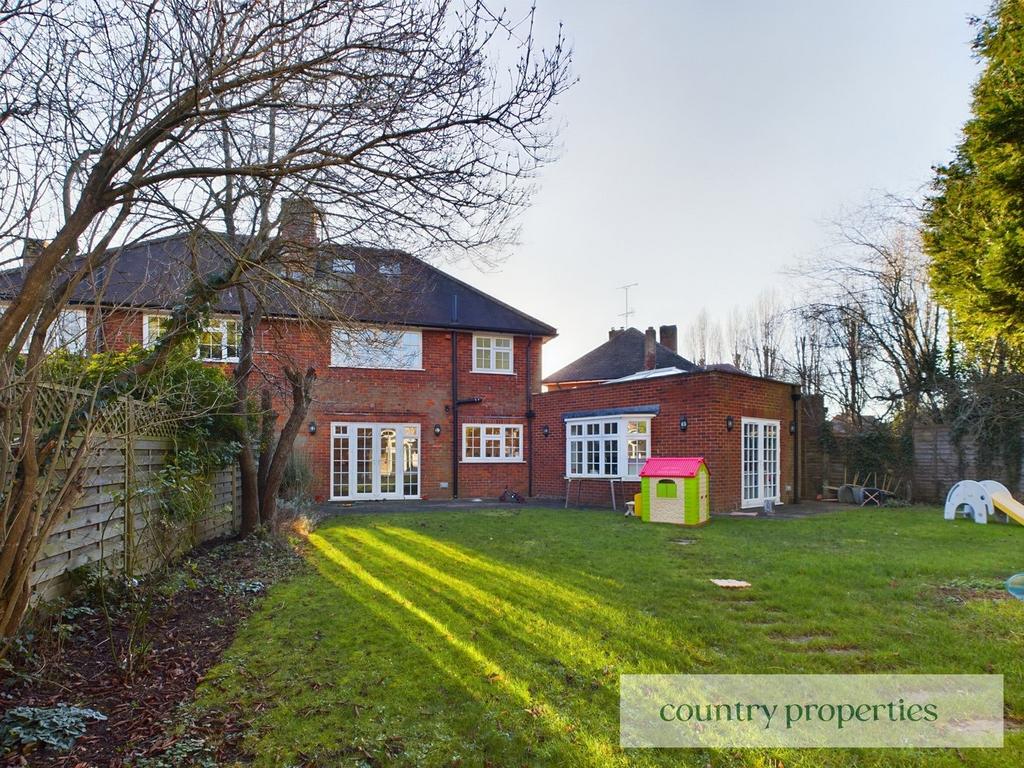 Fordwich Road, Welwyn Garden City, AL8 4 bed semidetached house for