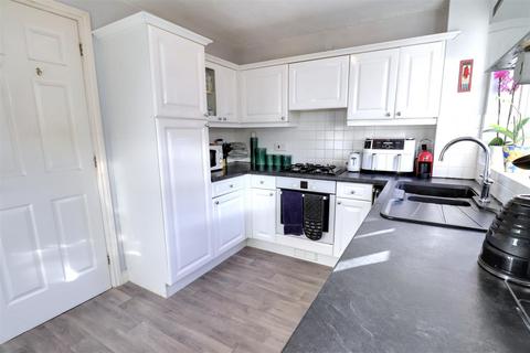 18 Abbotsbury Close, Wistaston, Crewe, CW2 6XD
