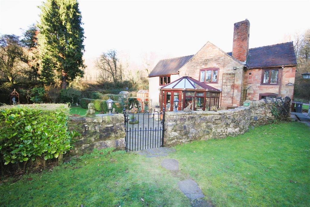 Foxt Road, Froghall, Staffordshire 3 bed detached house for sale £600,000