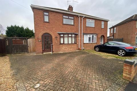 3 bedroom house for sale - Windsor Drive, Stanground, Peterborough