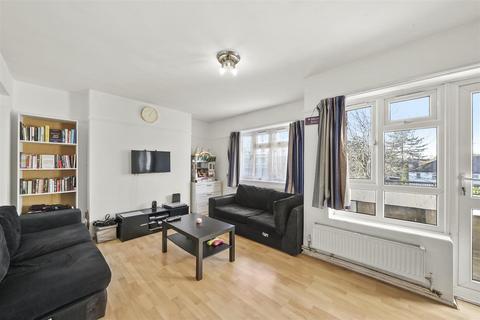 2 bedroom flat for sale, Gauntlett Court, Wembley