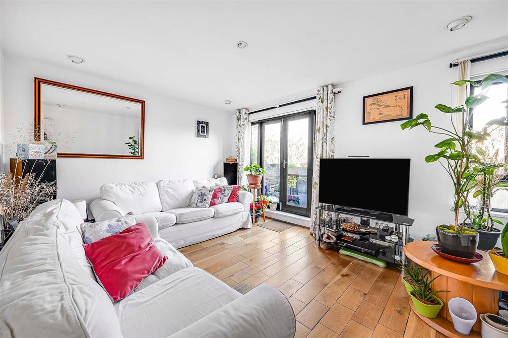 Davies   Davies 21 Searle Pl  Finsbury Park  Londo