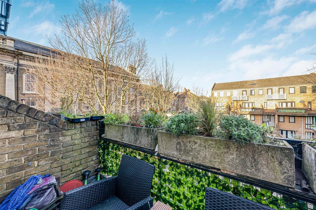 Davies   Davies 21 Searle Pl  Finsbury Park  Londo