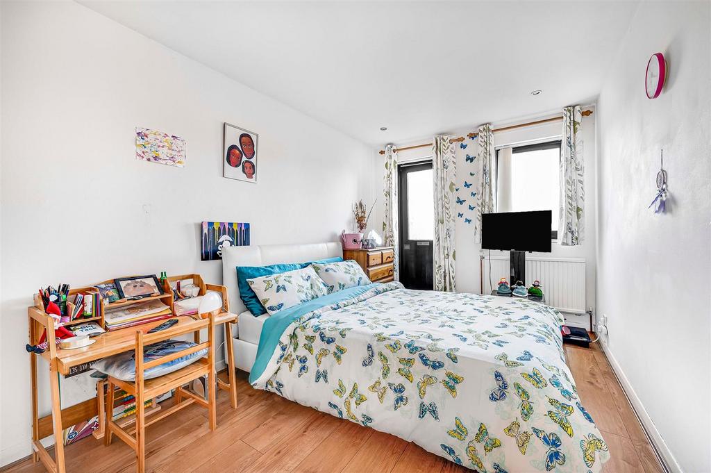 Davies   Davies 21 Searle Pl  Finsbury Park  Londo