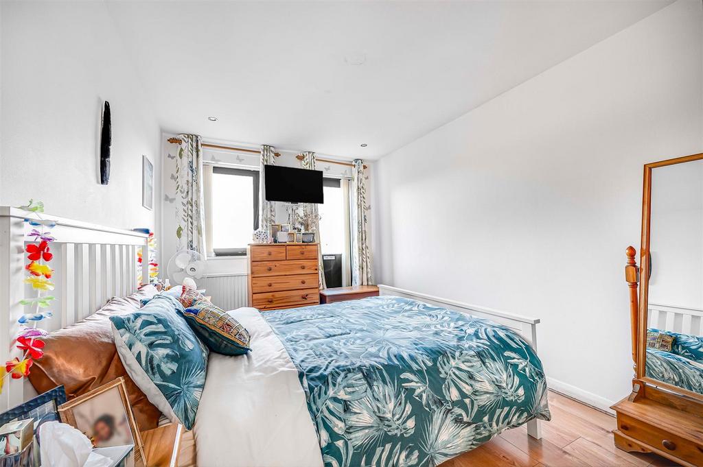 Davies   Davies 21 Searle Pl  Finsbury Park  Londo