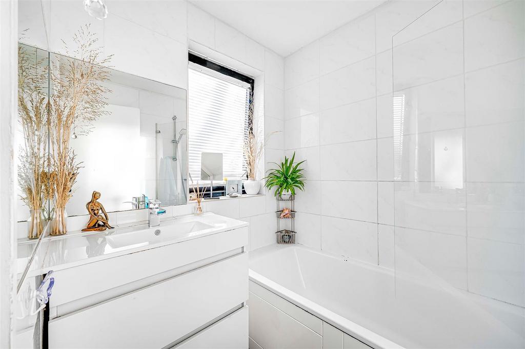 Davies   Davies 21 Searle Pl  Finsbury Park  Londo