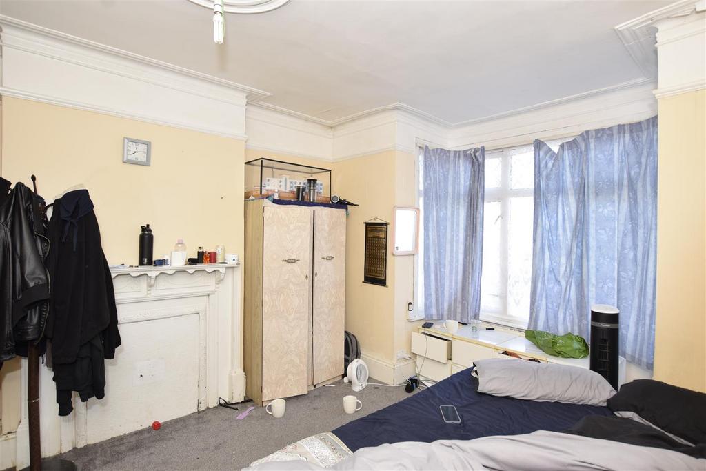 Bedroom 1.JPG