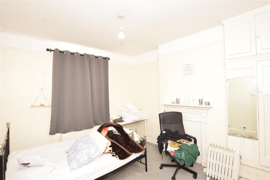 Bedroom 2.JPG