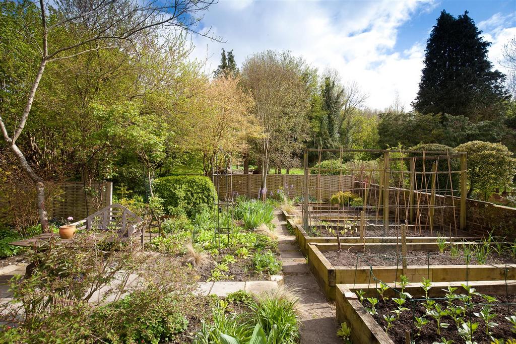 Trevena - Garden.jpg