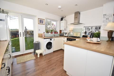 32 Oak Close, Exminster, Exeter, EX6 8ST