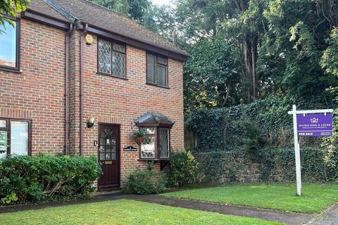 2 bedroom semi-detached house for sale, Market Place, Gerrards Cross SL9