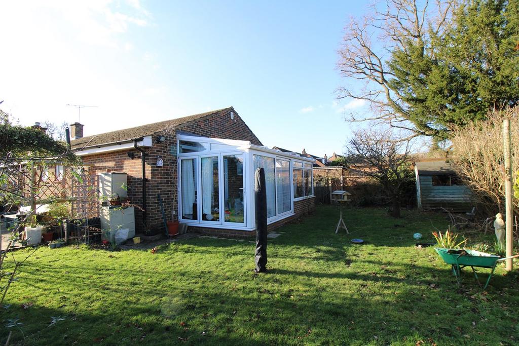 Croft Avenue, West Wickham, BR4 3 bed detached bungalow £730,000