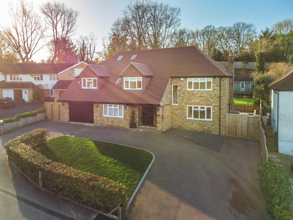 Woodlands Close, Gerrards Cross SL9 6 bed detached house for sale £