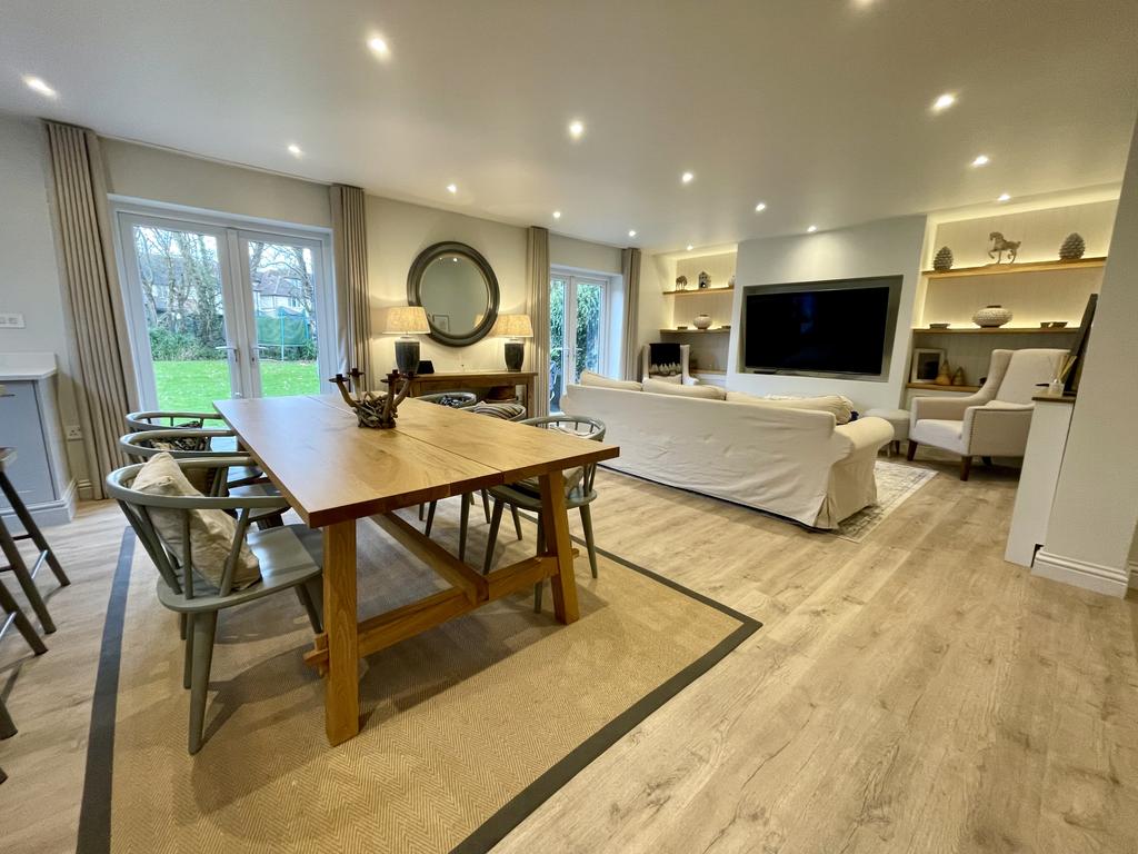 Open Plan Kitchen/Dining/Living Area