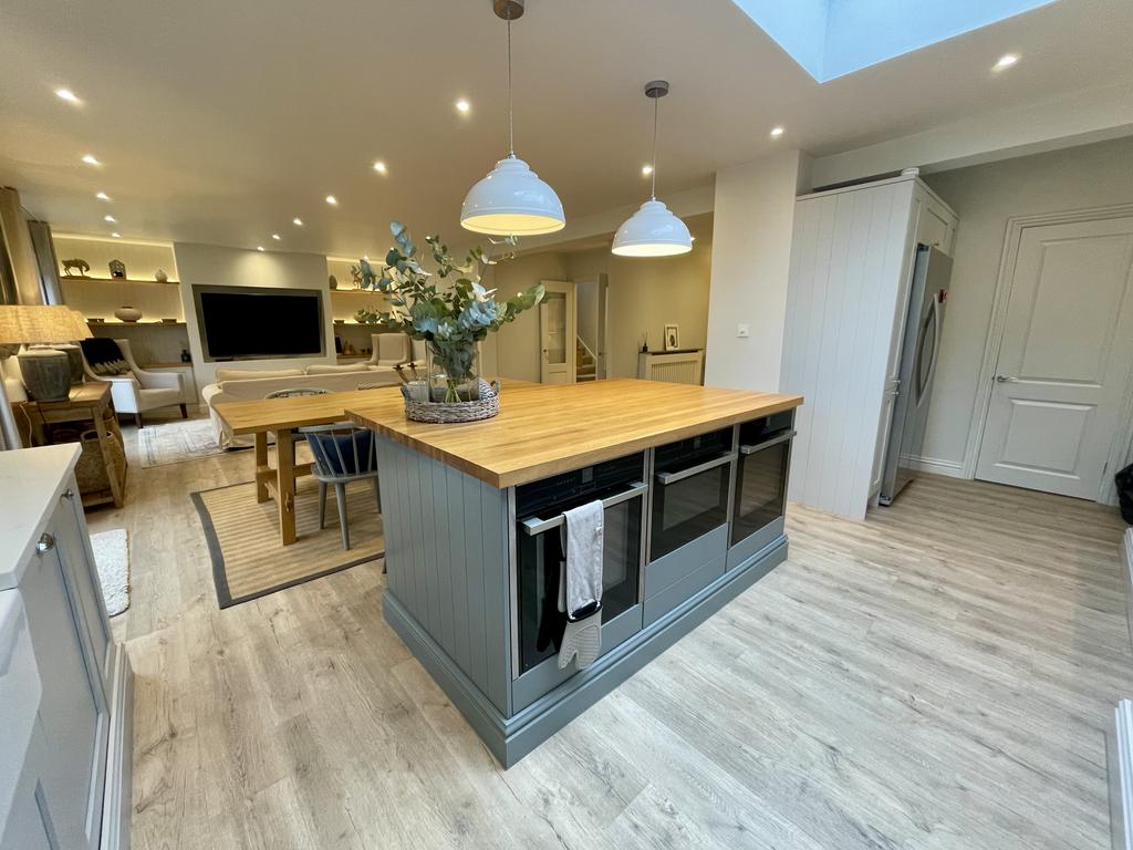 Open Plan Kitchen/Dining/Living Area