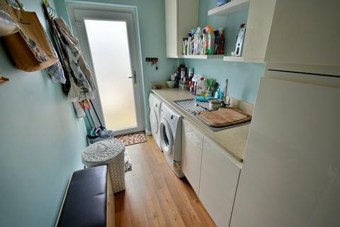 1 Apple Tree Grove, Ferndown, BH22 9LA
