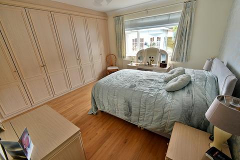1 Apple Tree Grove, Ferndown, BH22 9LA