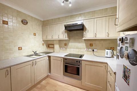 1 bedroom flat for sale, Fitzjohn Court, Hassocks, West Sussex, BN6 8QP