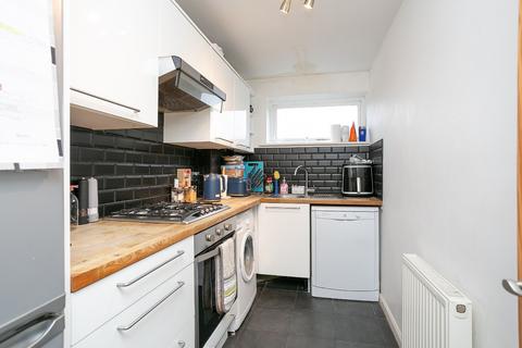 6 Tristan Lodge, Bushey, WD23 2JA