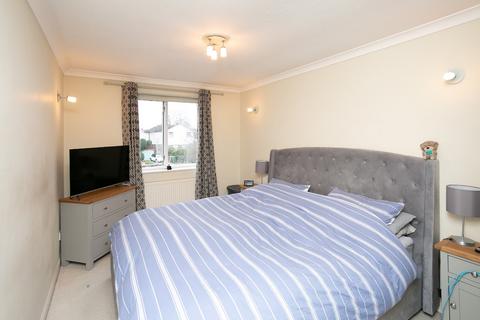 6 Tristan Lodge, Bushey, WD23 2JA