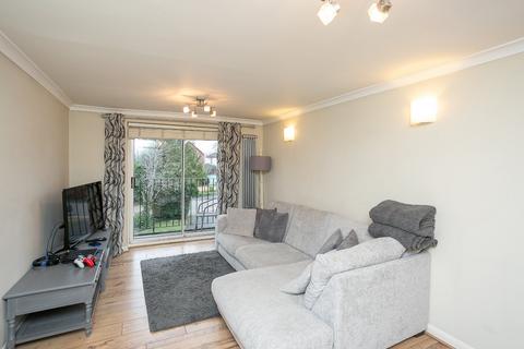 6 Tristan Lodge, Bushey, WD23 2JA