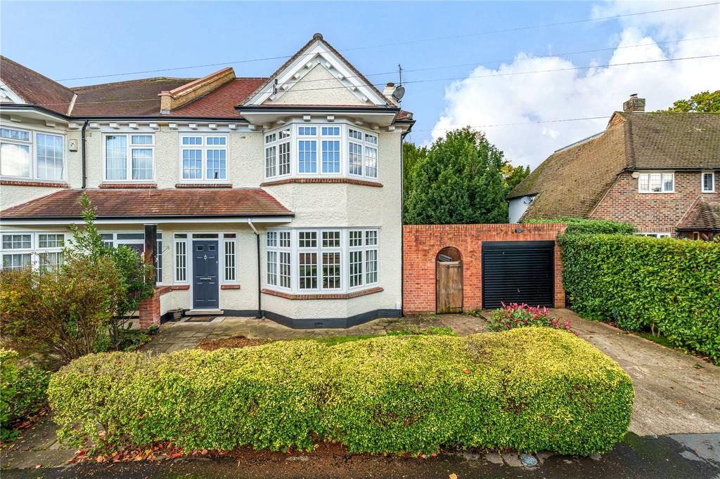 Queens Drive, Thames Ditton, KT7 4 bed semidetached house for sale £