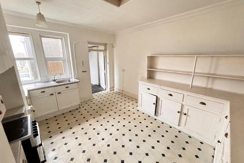 3 bedroom flat for sale - 62A Quantock Road, Weston-Super-Mare, North Somerset BS23 4DW
