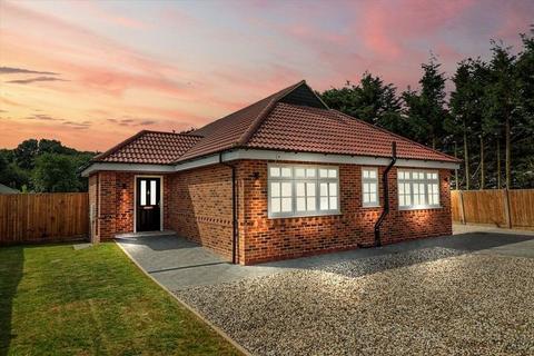 3 bedroom bungalow for sale, Mayland Close, Mayland, Chelmsford, Essex, CM3