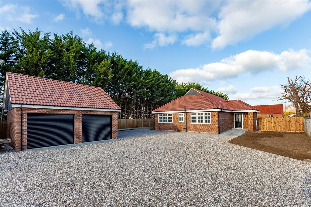 Mayland Close, Mayland, Chelmsford, Essex, CM3 3 bed bungalow for sale