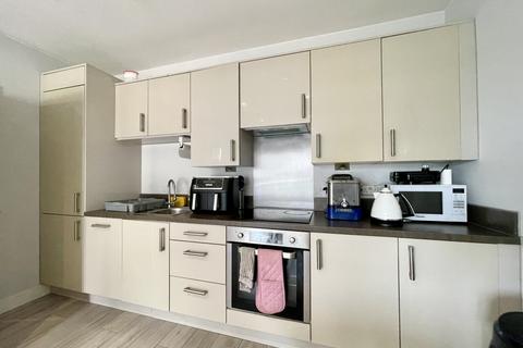 2 bedroom apartment for sale, Victoria Avenue, Southend-on-Sea, Essex, SS2