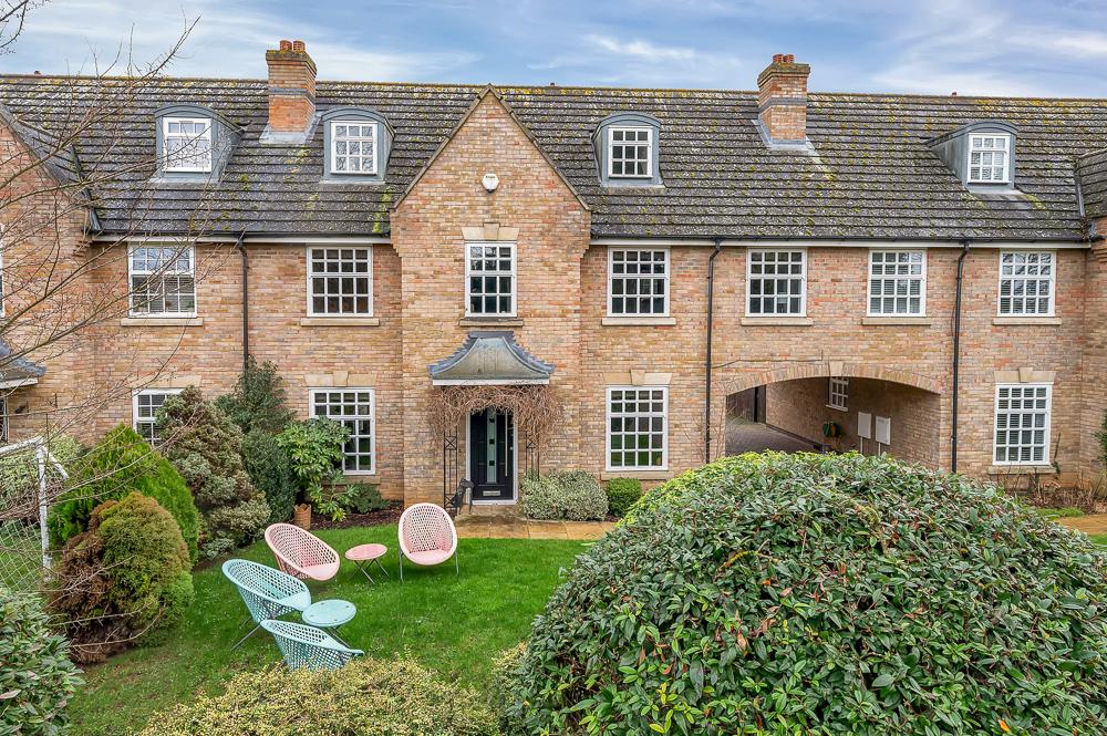 Northfields Court, Stamford, PE9 5 bed townhouse for sale £775,000