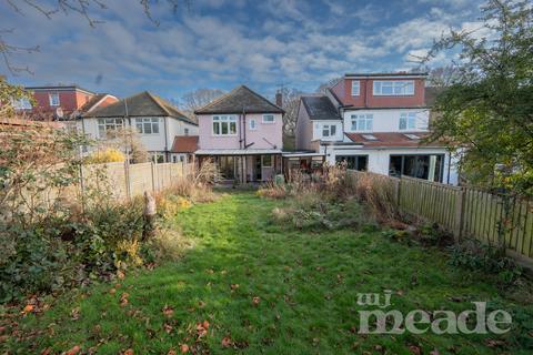 12 Forest Glade, Chingford, London, E4 9RH
