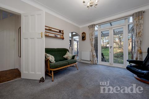 12 Forest Glade, Chingford, London, E4 9RH