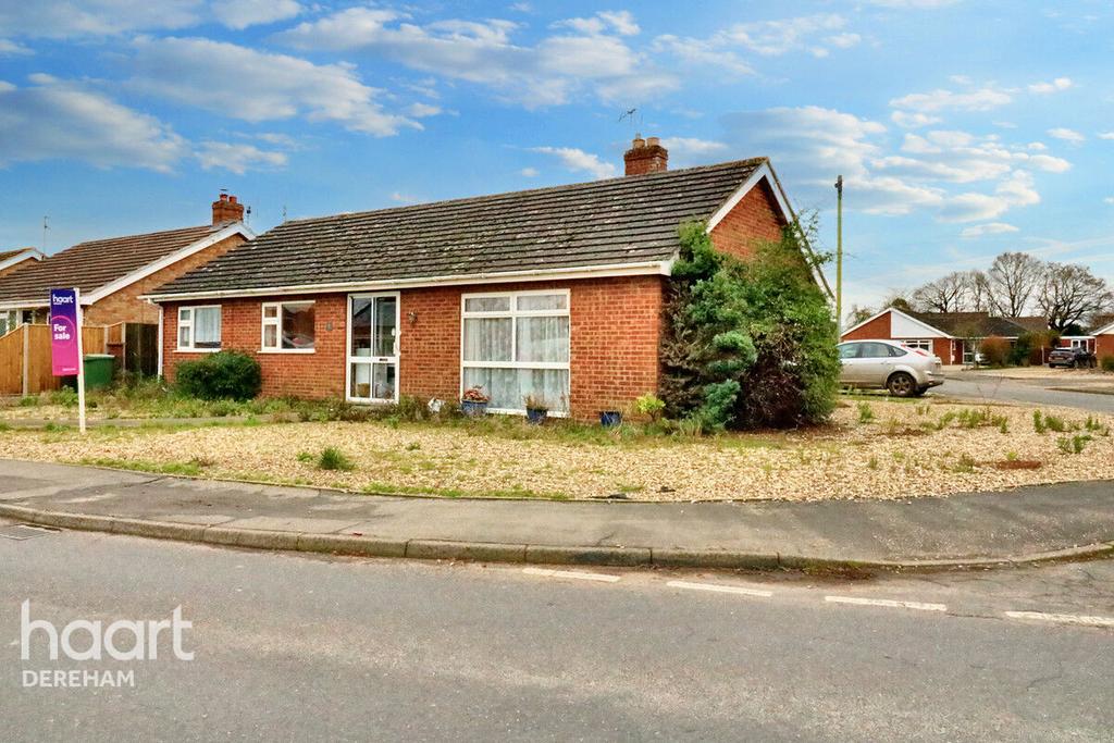 Hillcrest Avenue, Dereham 3 bed detached bungalow for sale £270,000