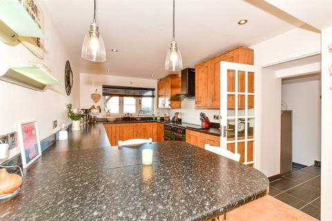 12 Burns Crescent, Tonbridge, TN9 2PS