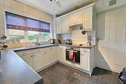 3 bedroom semi-detached house for sale, Marlow Way, Whickham, Newcastle upon Tyne, Tyne and wear, NE16 5RH