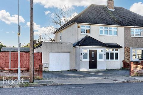 60 Farnes Drive, Romford, RM2 6NS