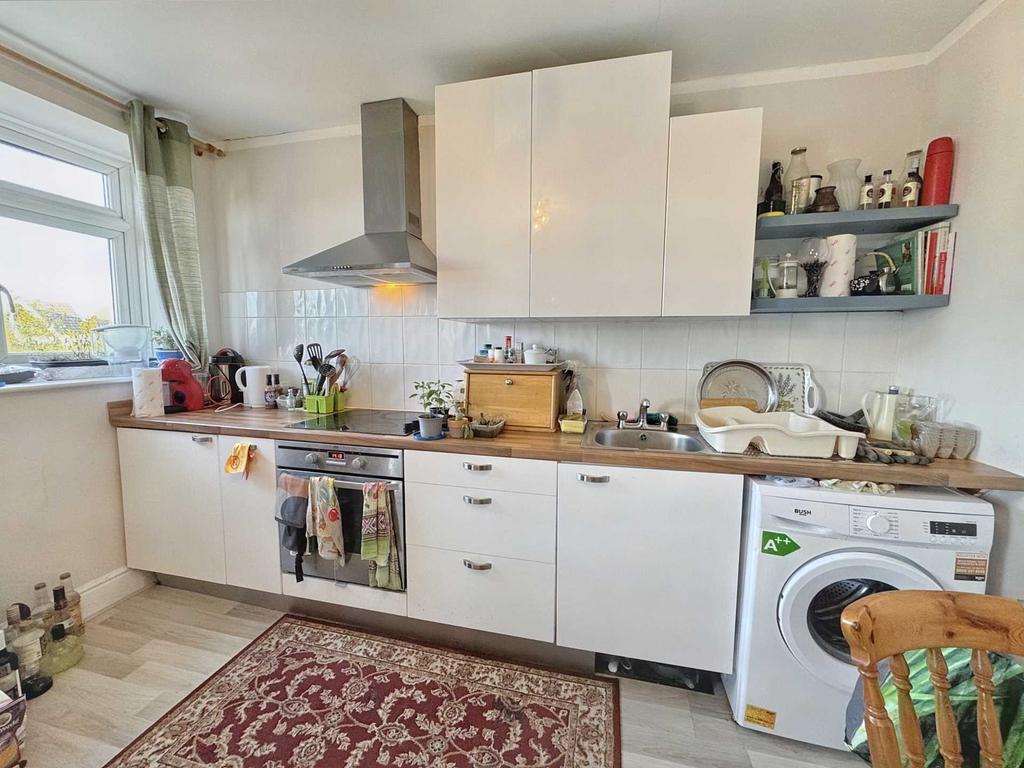 Spa Road, Bournemouth BH5 1 bed flat for sale £130,000