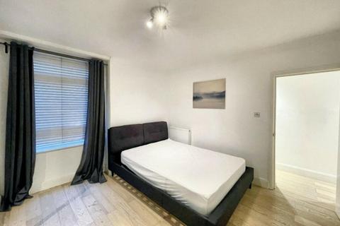 2 bedroom apartment to rent - Paddington, London, W2