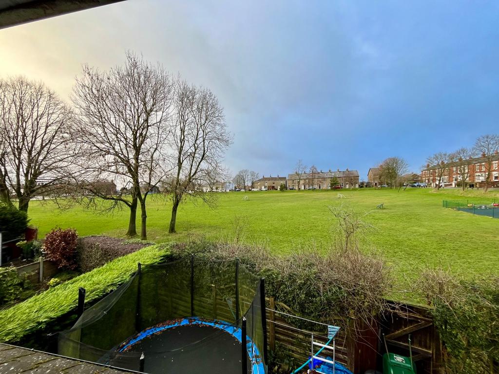 Ridge Crescent, Marple, Stockport, SK6 3 bed end of terrace house for