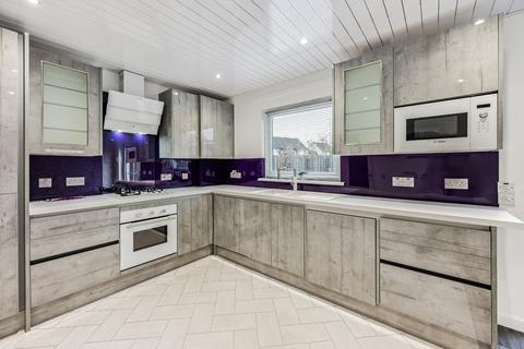 12 Alexander Drive, Bridge Of Earn, Perth, PH2 9FG